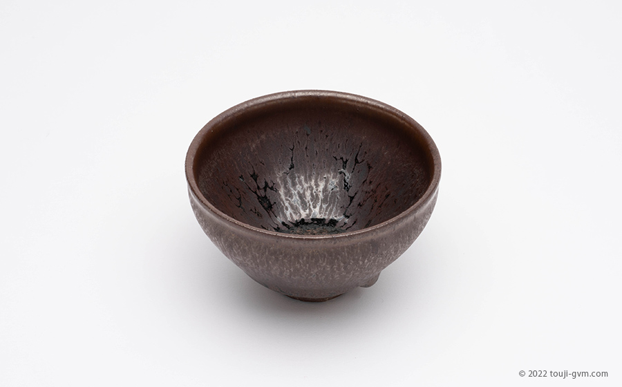 天目茶碗の特徴と種類。曜変天目・禾目天目・油滴天目・玳玻天目・灰被